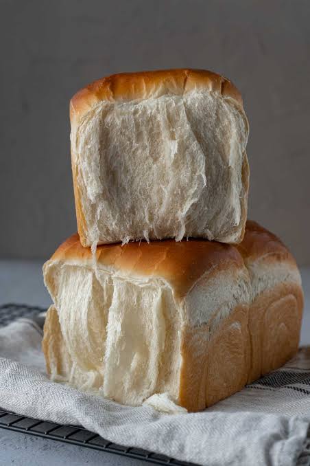 Fresh artisan bread loaves — Bakerz Range 01
